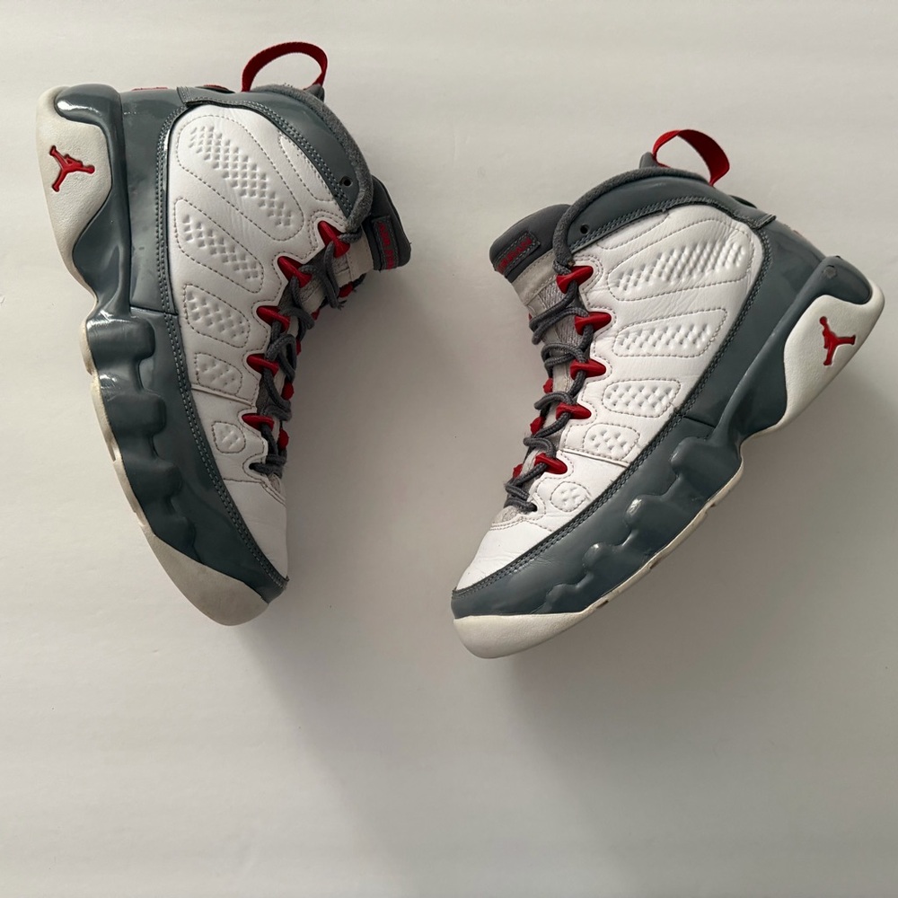 Air Jordan 9 Retro Fire Red (GS) Size 6y